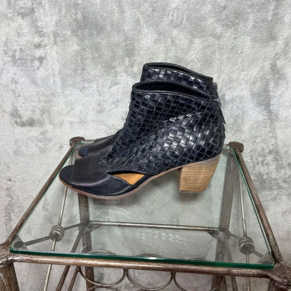Patricia Nash Rosetta Peep Toe Bootie 9 Black Leather